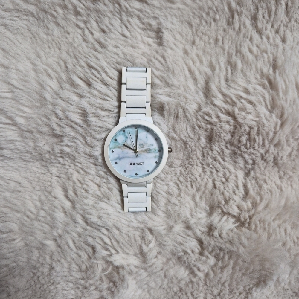 Nine West Watch White Metal Band Round Face Marble Marbling Blue Gold Artsy ✨️💫